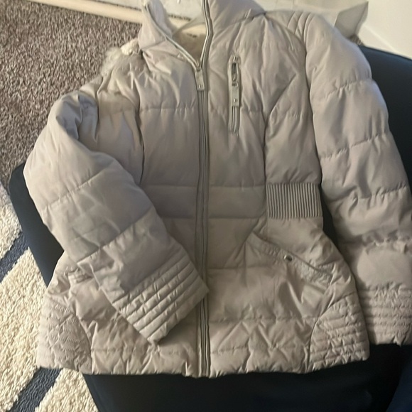 3/4 Women’s Winter Puffer - Picture 1 of 6